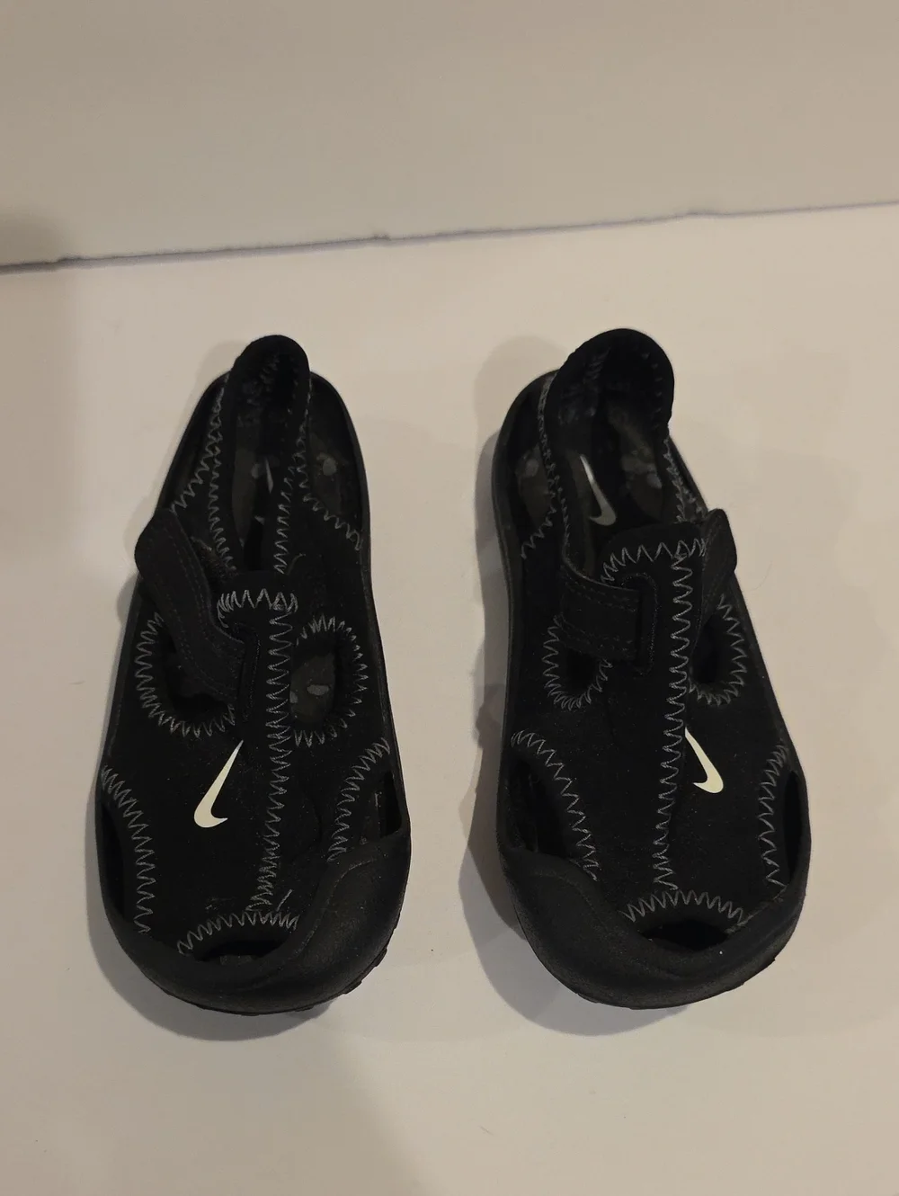 Nike black infant